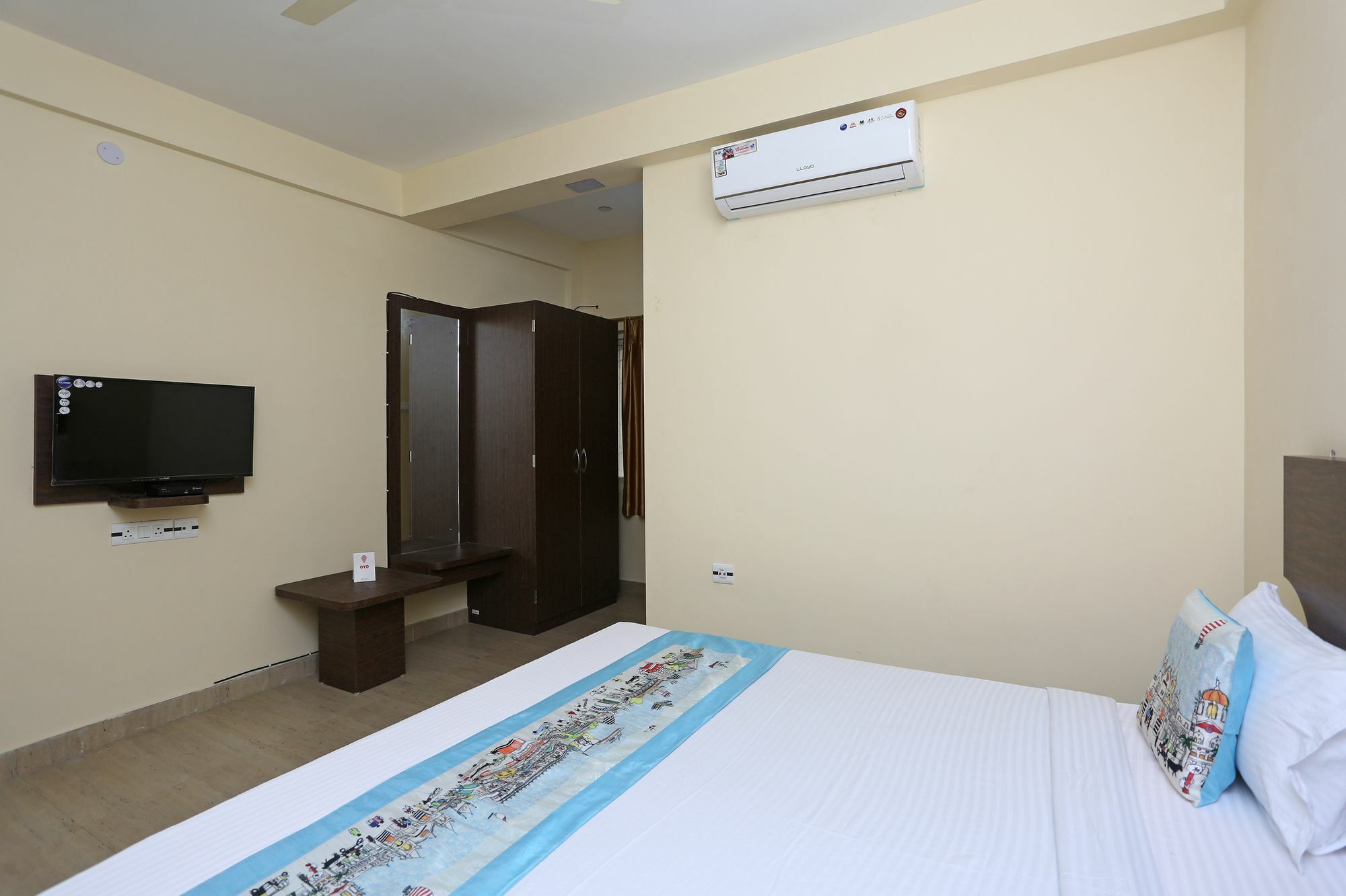 Oyo 11343 Hotel Sai International Бхубанешвар Екстериор снимка
