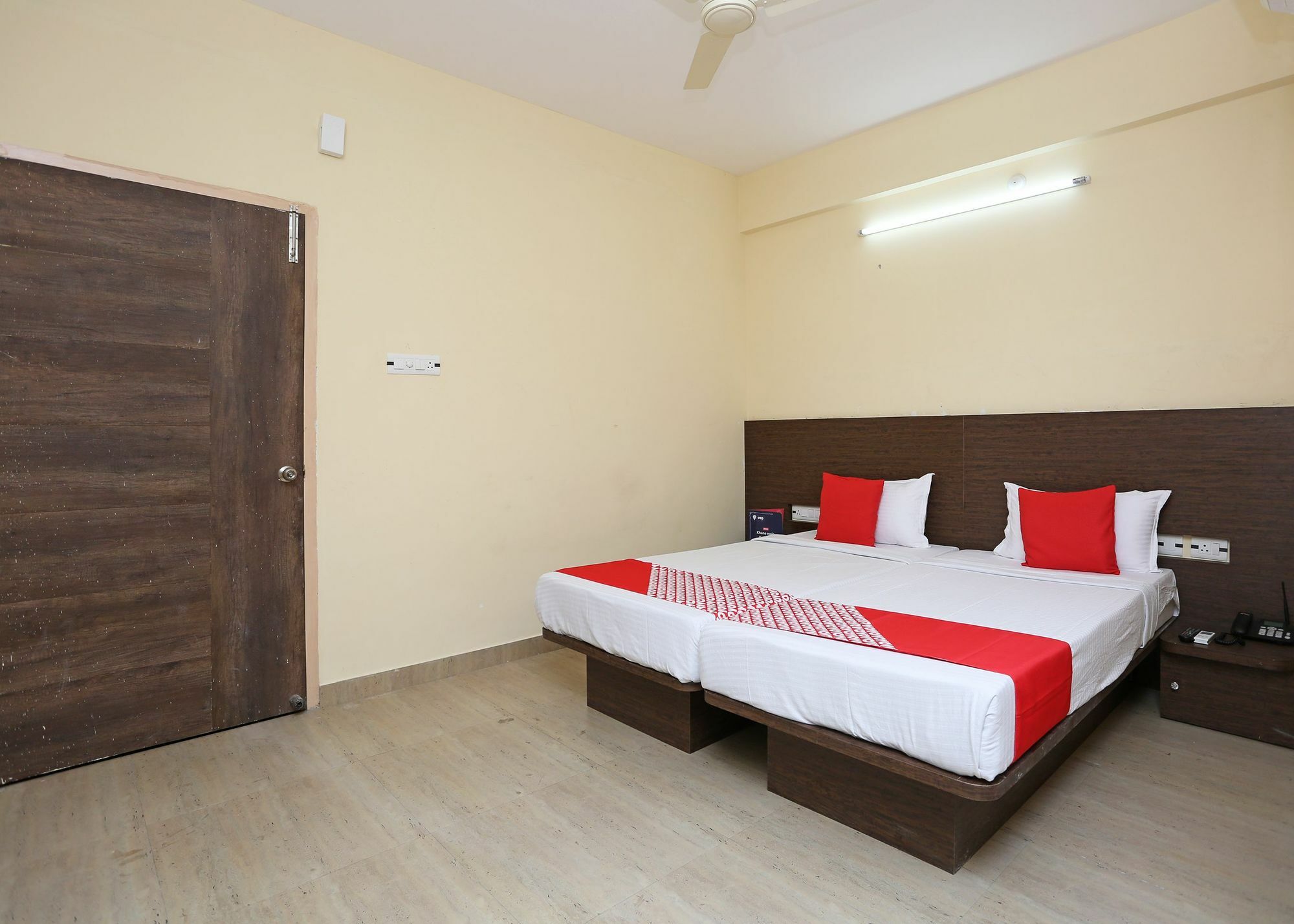 Oyo 11343 Hotel Sai International Бхубанешвар Екстериор снимка